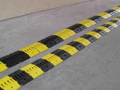 贵州减速带厂家直销